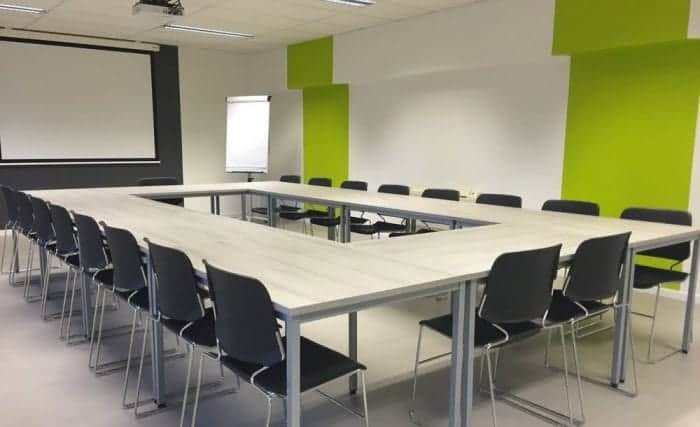 Finding a Professional Meeting Space Without a Long-Term Reservation